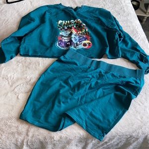 Trendy 2 Piece crop sweater and skirt size 2X fits XL/1X